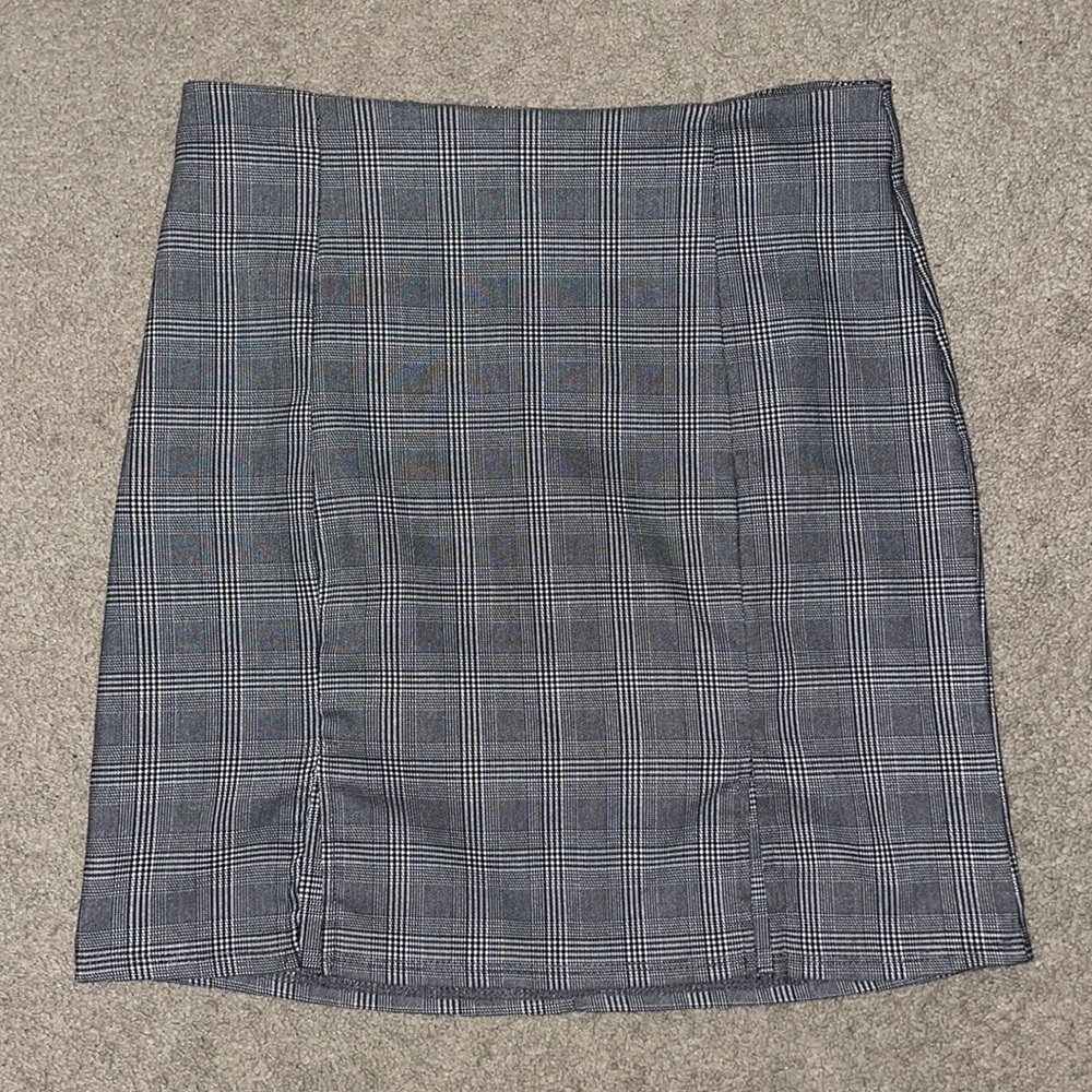 Grey/White/Black high waisted pencil skirt size XL from WINDSOR